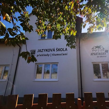 Apartmany Za Sakurou Hodonin Bagian luar foto