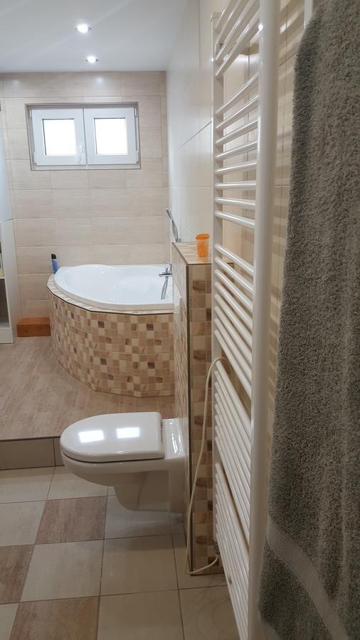 Apartmany Za Sakurou Hodonin Bagian luar foto